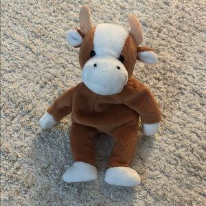 Bessie the cow beanie baby